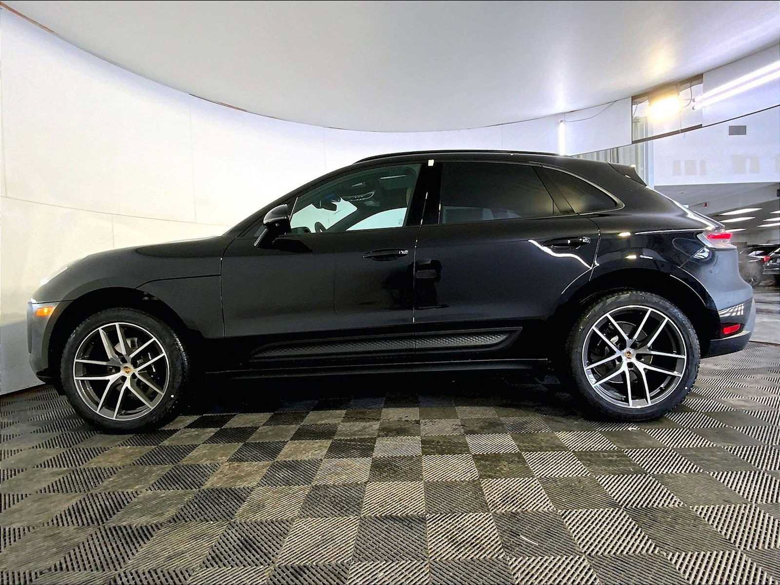 New 2026 Porsche Macan AWD/4WD image 2