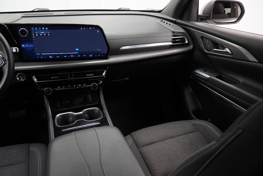 Certified 2024 Chevrolet Traverse LT w/ Trailering Package FWD image 16