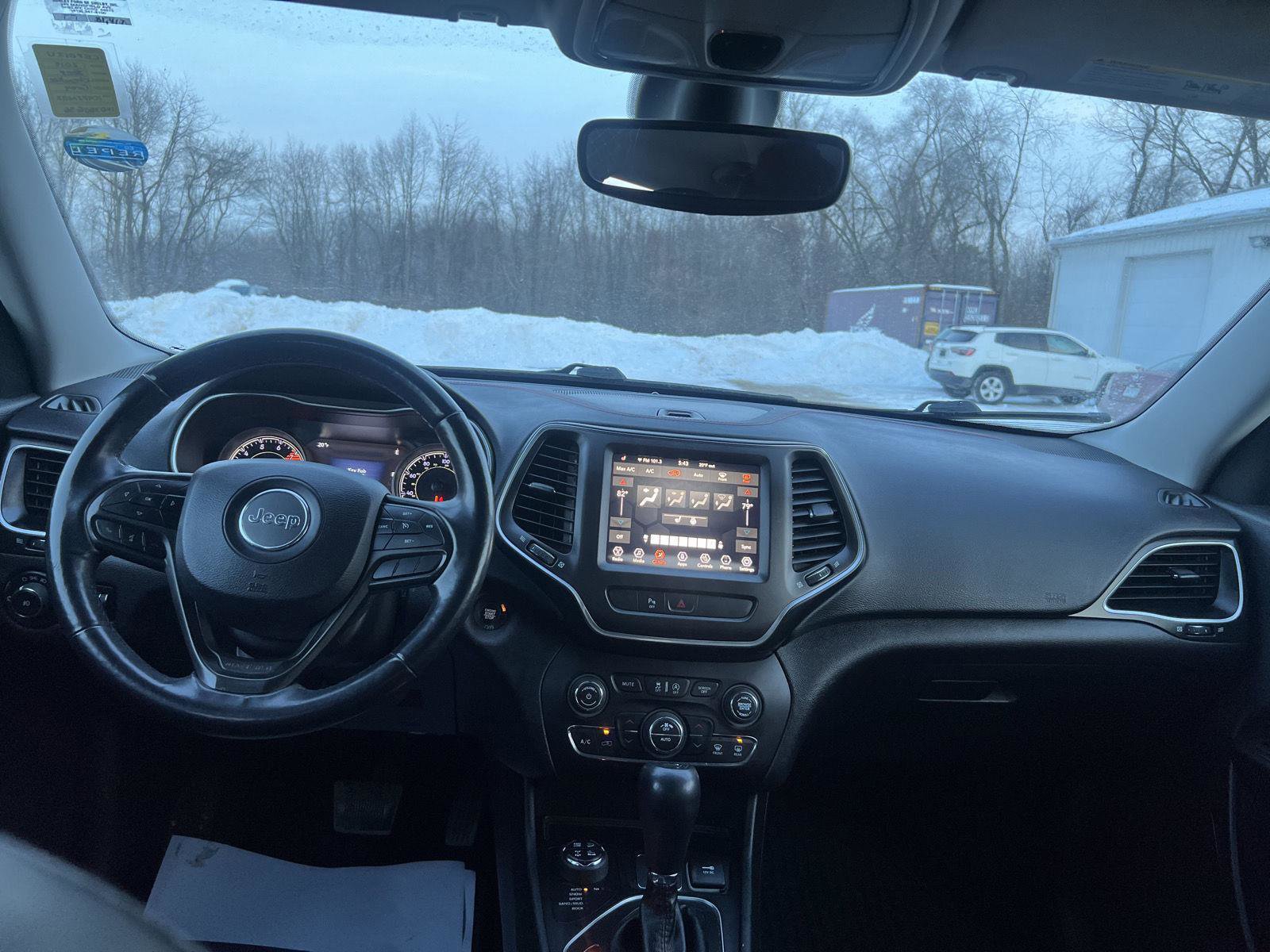 Used 2019 Jeep Cherokee Trailhawk w/ Cold Weather Group image 22