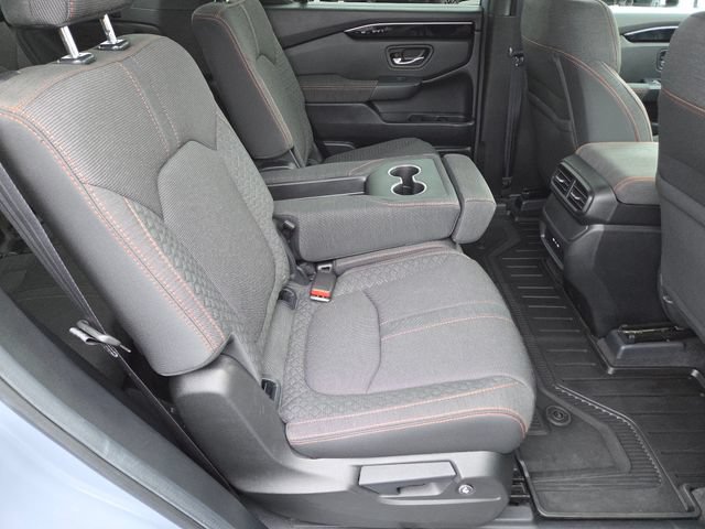 Used 2025 Honda Pilot Sport image 19