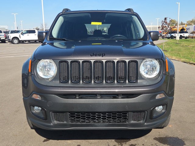Used 2016 Jeep Renegade Latitude AWD/4WD image 3