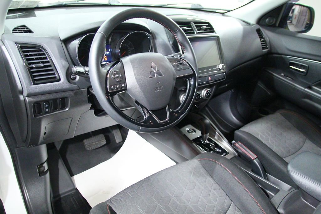 Used 2021 Mitsubishi Outlander Sport LE image 5