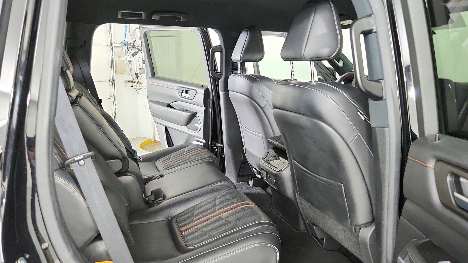 Certified 2025 Nissan Armada PRO-4X AWD/4WD image 30