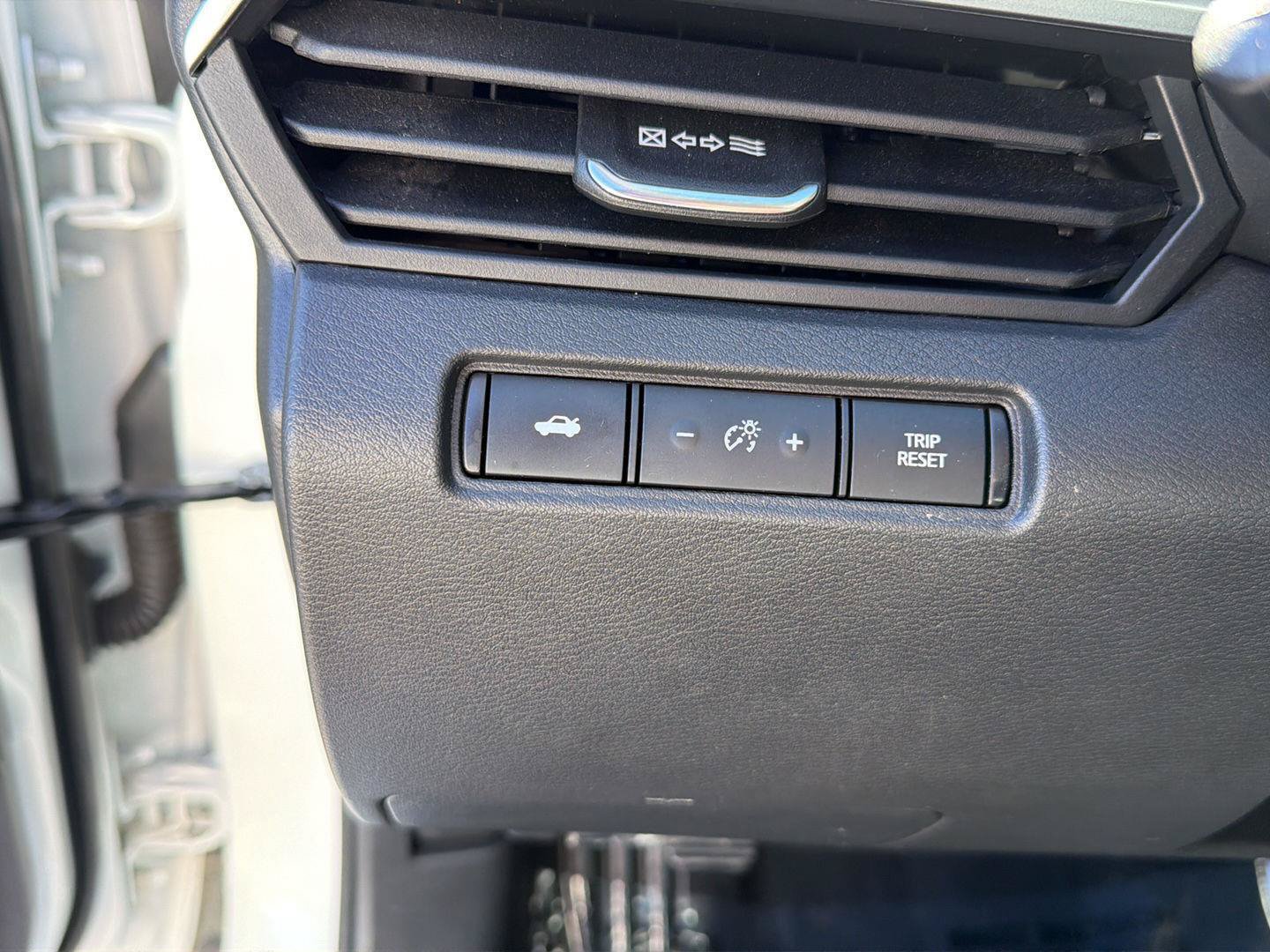 Used 2024 Nissan Altima 2.5 S FWD image 19