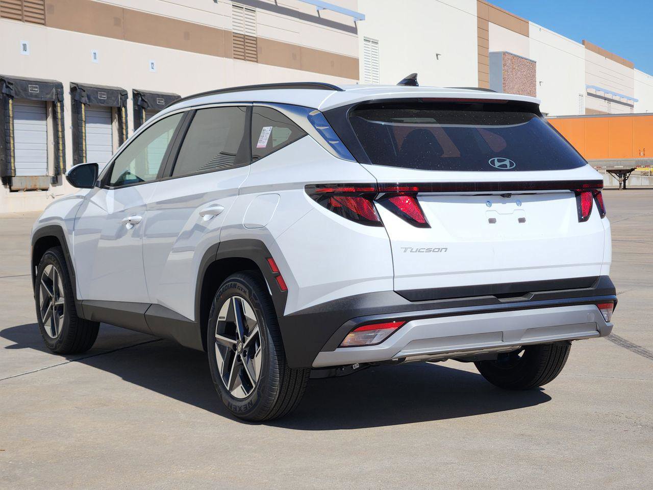 New 2026 Hyundai Tucson SEL FWD image 3