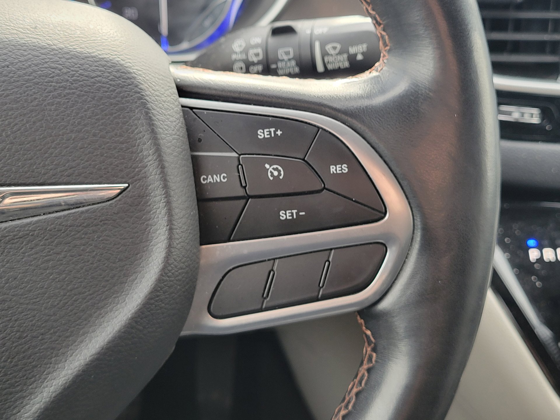 Used 2020 Chrysler Pacifica Touring-L FWD image 24
