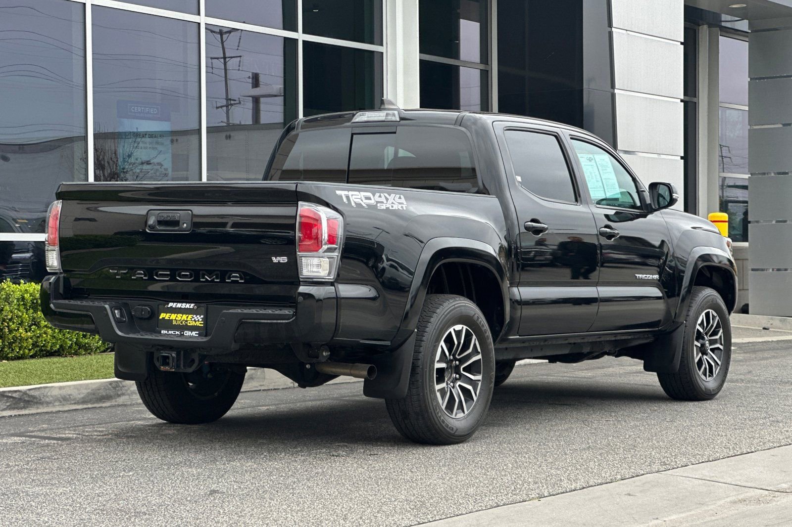 Used 2023 Toyota Tacoma TRD Sport w/ Advanced Technology Package image 4