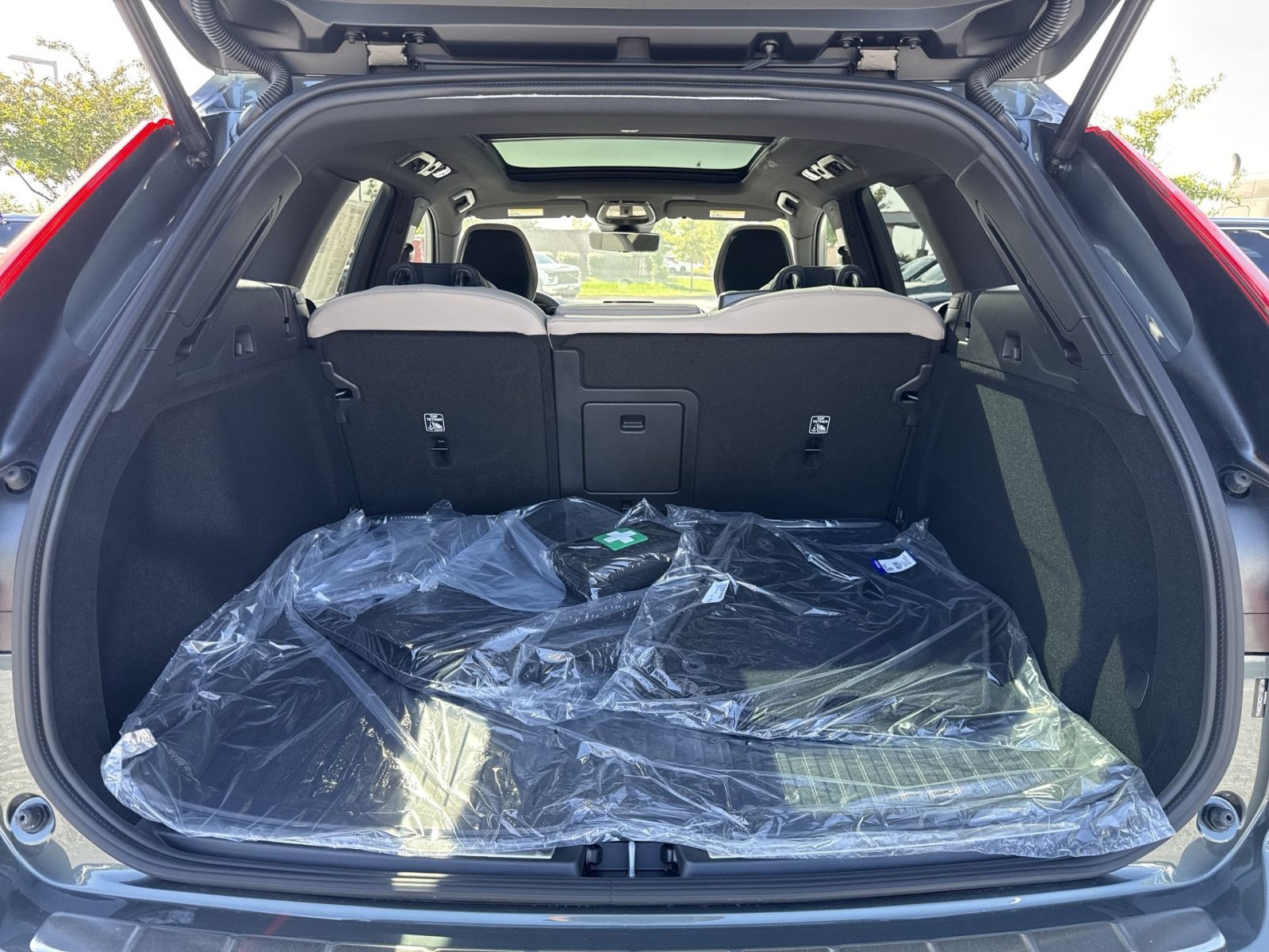 New 2027 Volvo XC60 B5 Plus AWD/4WD image 27