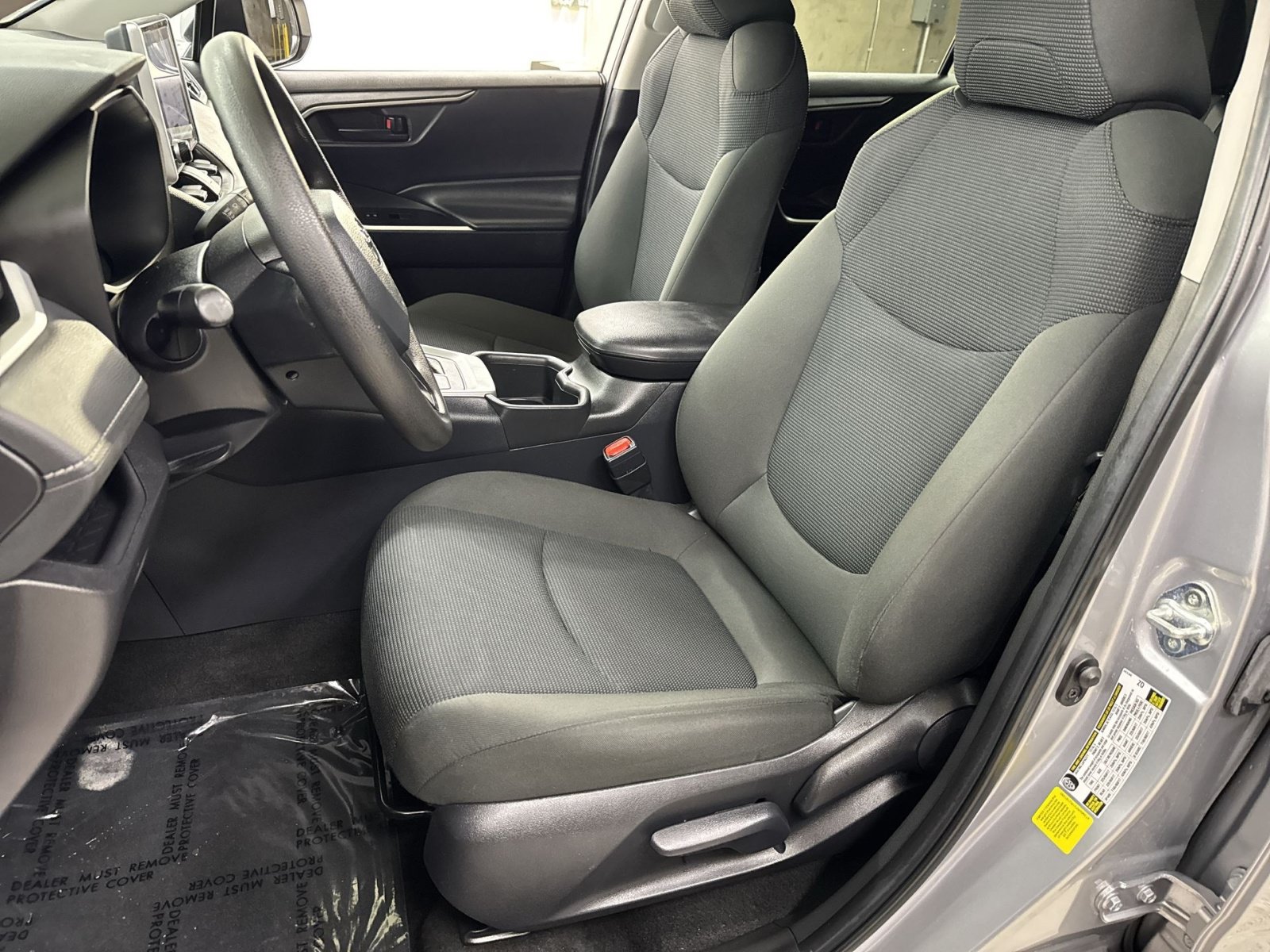 Used 2024 Toyota RAV4 LE AWD/4WD image 25
