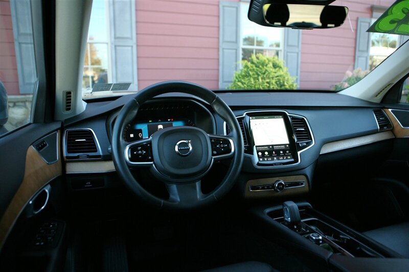 Used 2023 Volvo XC90 B6 Plus AWD/4WD image 12