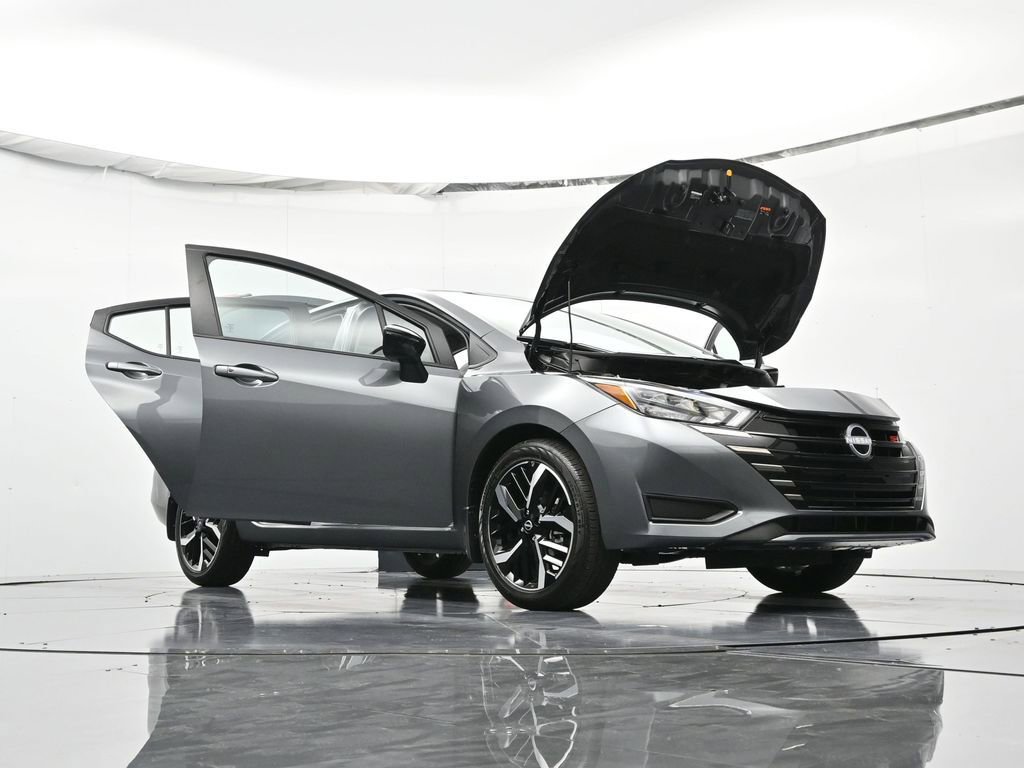 New 2025 Nissan Versa SR w/ Trunk Package FWD image 57