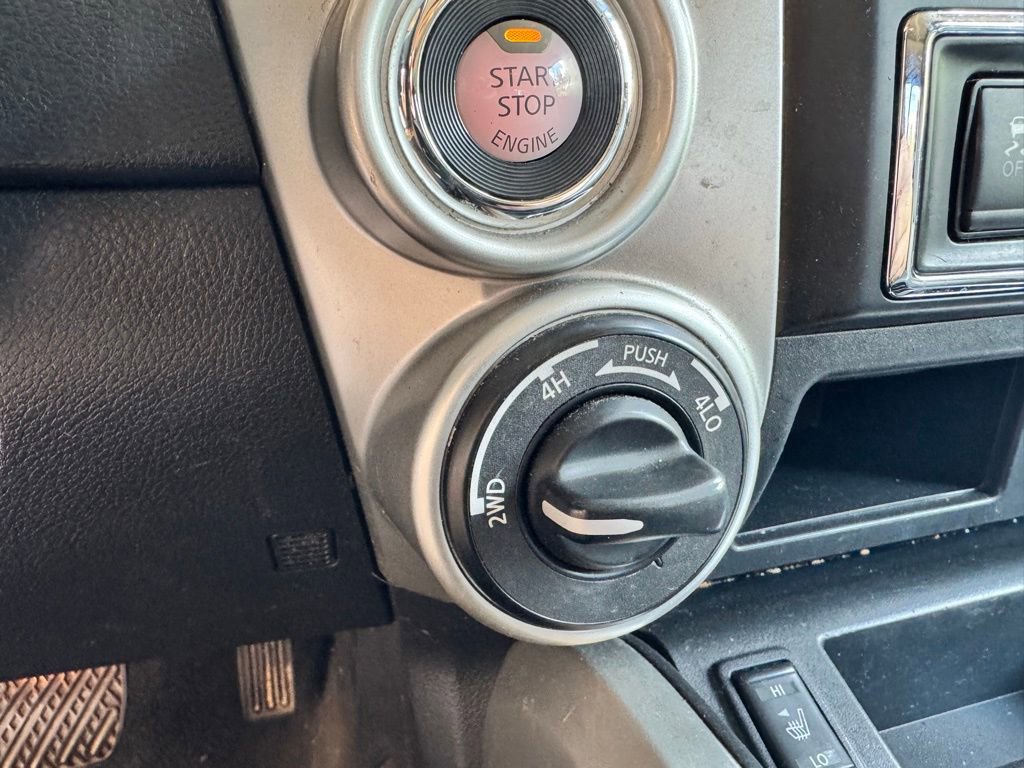 Used 2019 Nissan Titan SL image 26