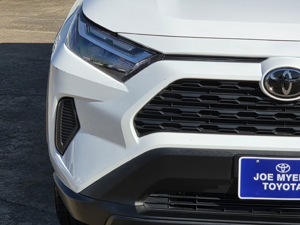 Used 2025 Toyota RAV4 XLE FWD image 5