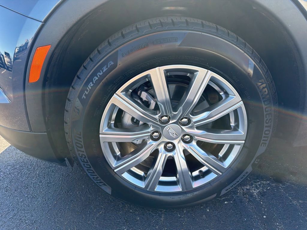 Used 2021 Cadillac XT4 Premium Luxury image 9