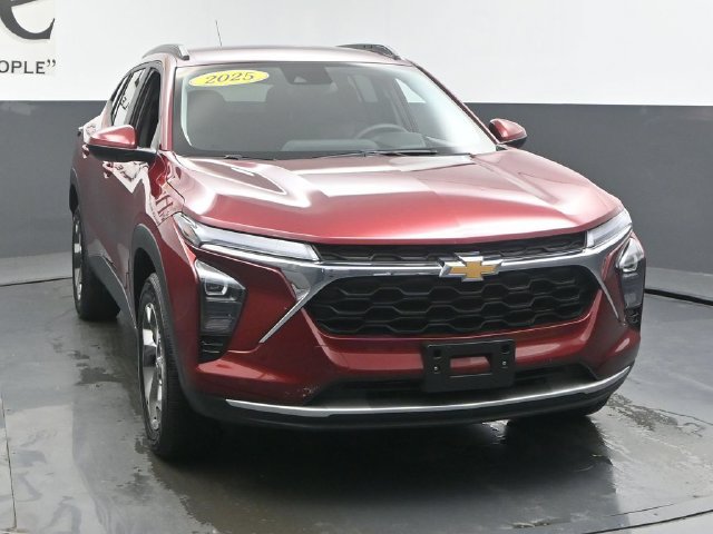 Used 2025 Chevrolet Trax LT FWD image 55