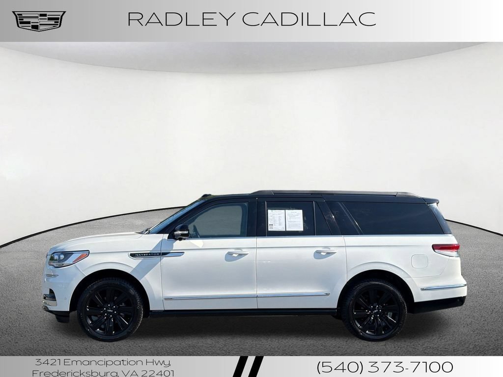 Used 2024 Lincoln Navigator L Black Label AWD/4WD image 17