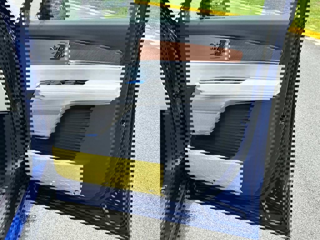 New 2026 Cadillac Vistiq Sport image 8