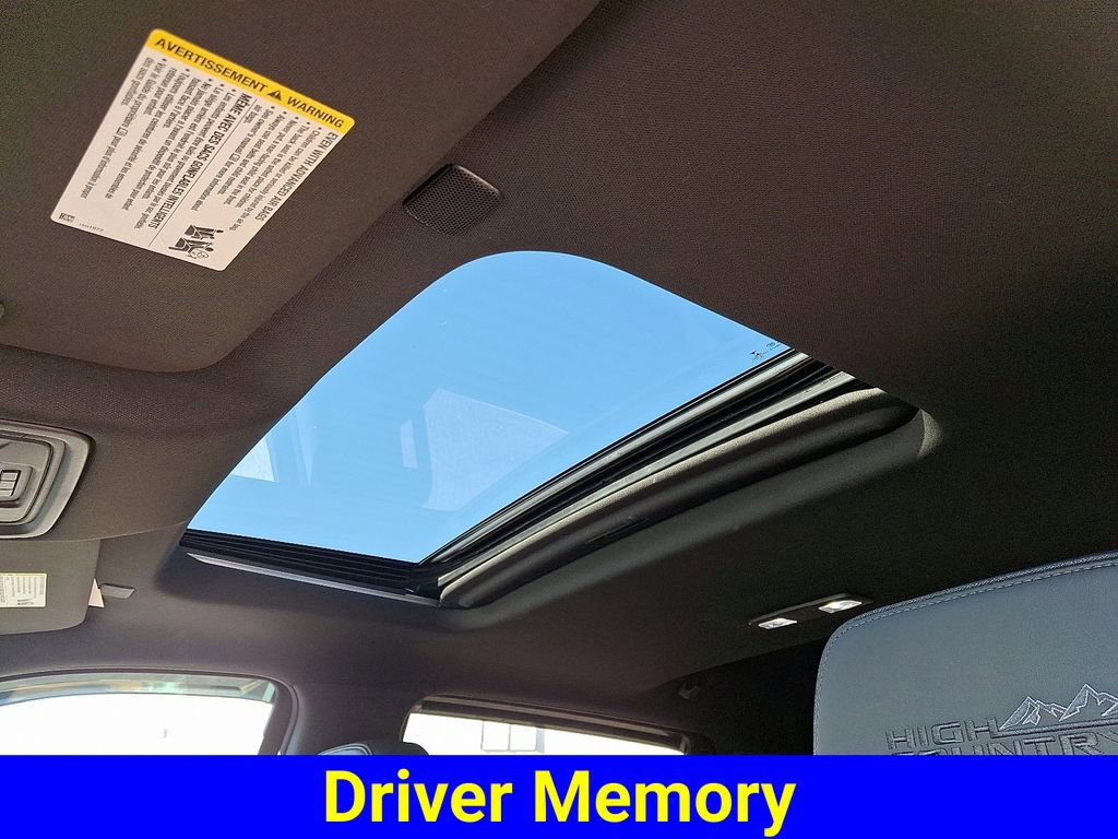 Used 2020 Chevrolet Silverado 1500 High Country w/ Technology Package image 15