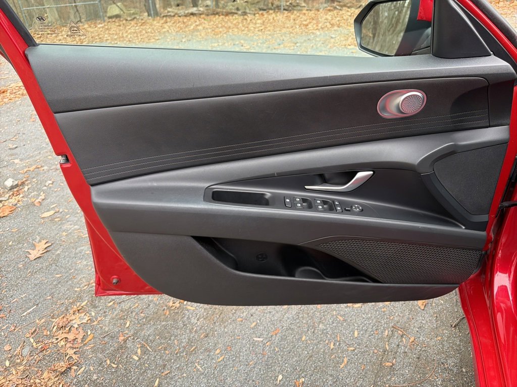 Certified 2022 Hyundai Elantra SEL image 16