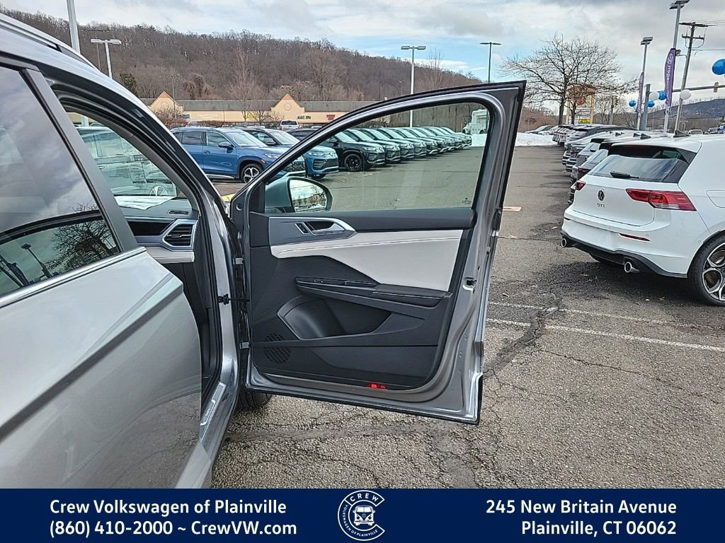 New 2026 Volkswagen Taos SE image 41