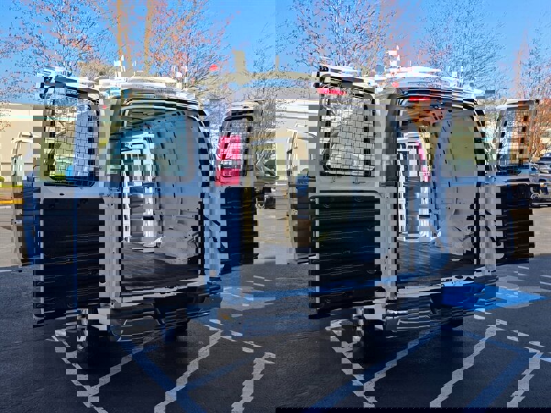 Used 2014 Chevrolet Express 2500 image 28