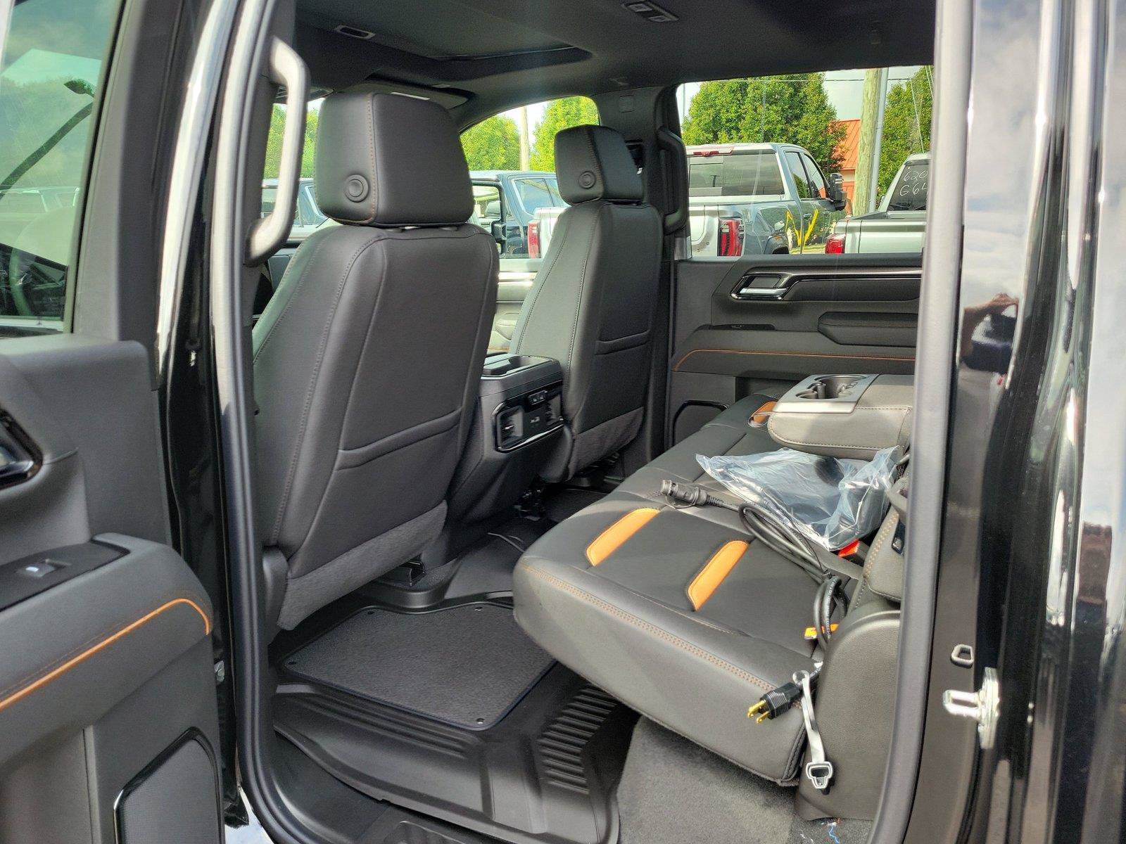 New 2026 GMC Sierra 2500 AT4 w/ AT4 Premium Plus Package AWD/4WD image 12