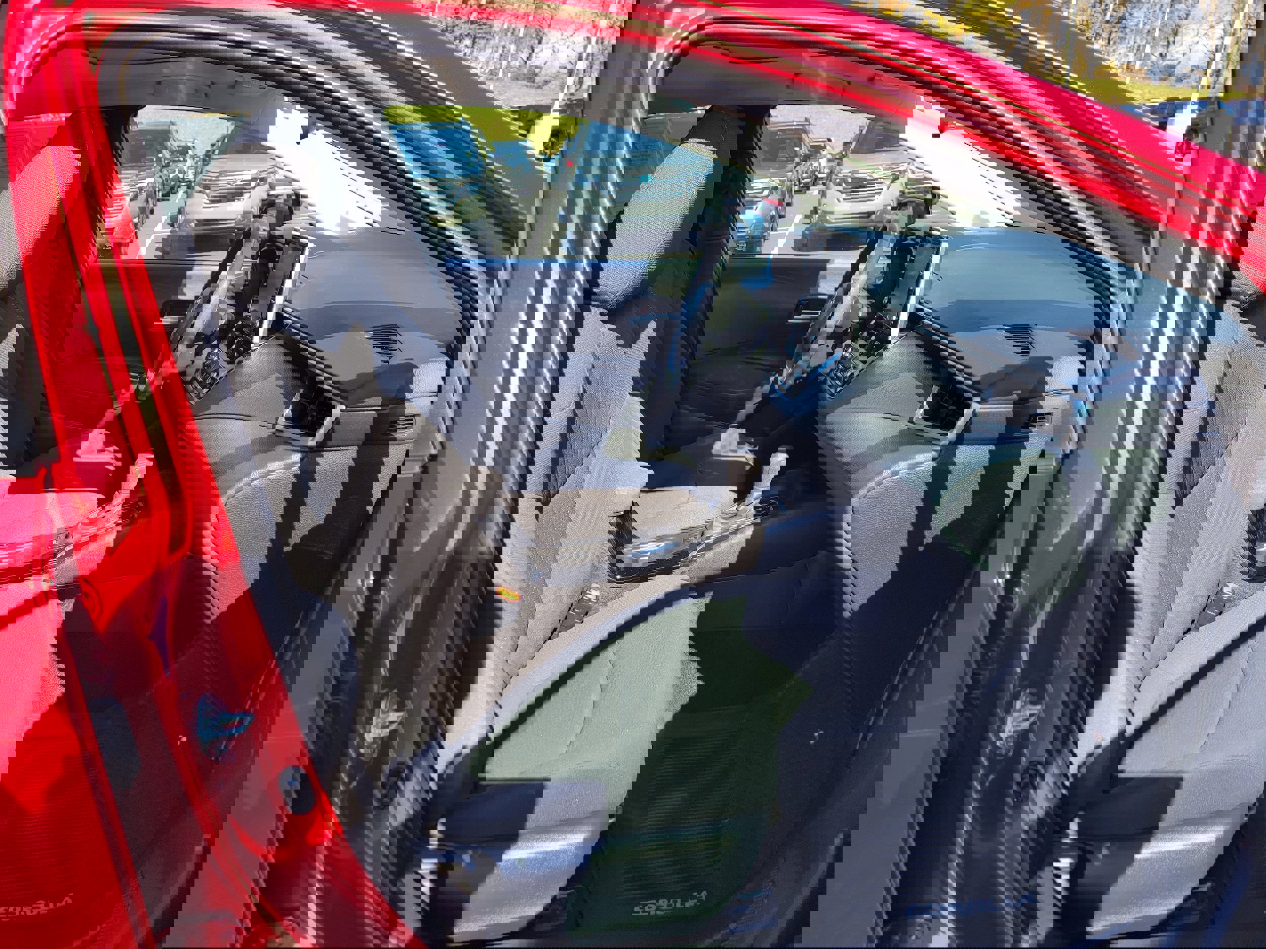 Used 2020 Toyota Corolla LE image 29