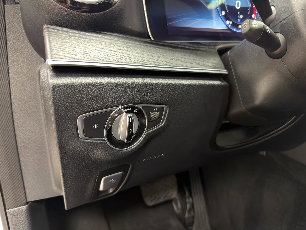 Used 2020 Mercedes-Benz E 350 E 350 4MATIC Sedan w/ Parking Assistance Package image 16