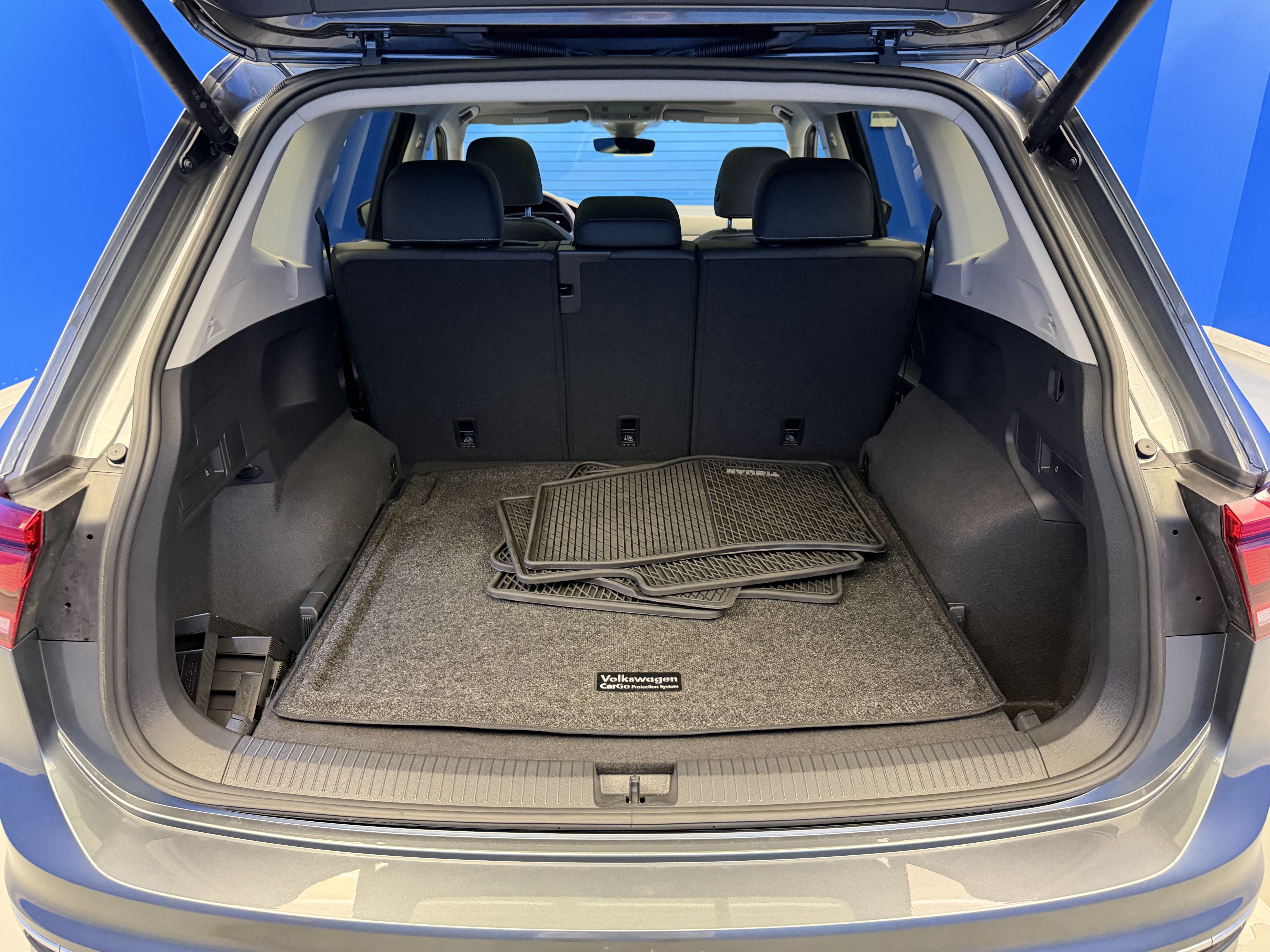 Used 2024 Volkswagen Tiguan SE AWD/4WD image 27