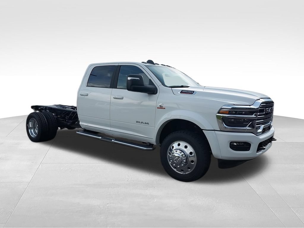 New 2026 RAM 4500 4x4 Crew Cab DRW w/ Laramie Trim Package image 2