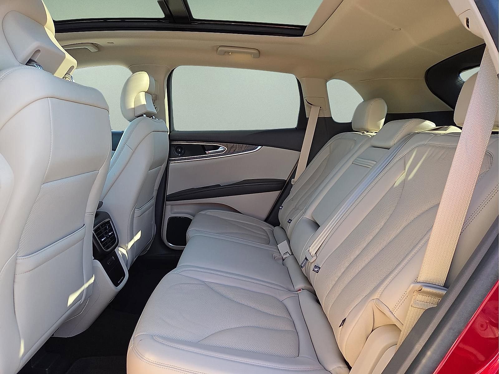 Used 2019 Lincoln Nautilus Reserve image 10