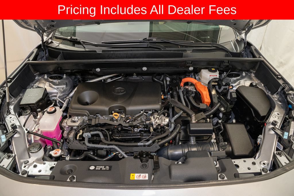 Used 2025 Toyota RAV4 XLE AWD/4WD image 18