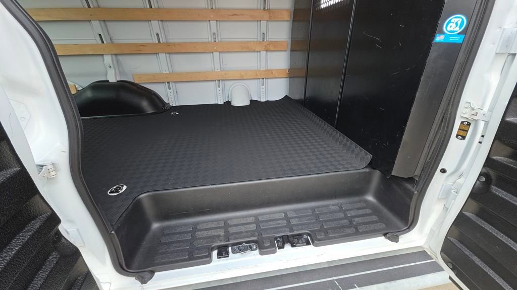 Used 2024 GMC Savana 2500 w/ Driver Convenience Package image 16