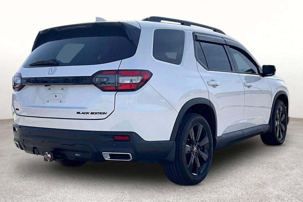 Used 2025 Honda Pilot Black Edition image 14
