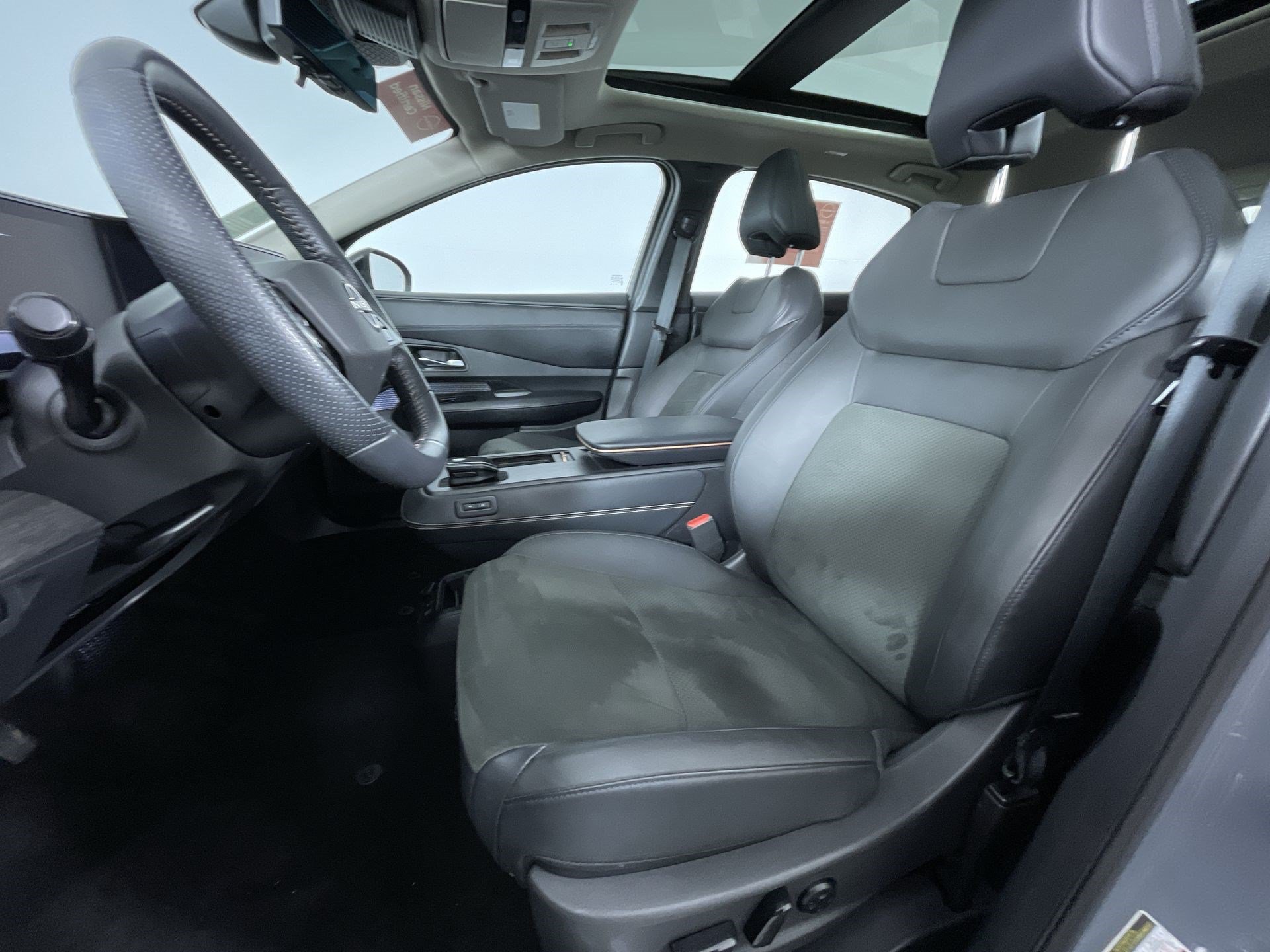 Certified 2024 Nissan Ariya AWD image 15