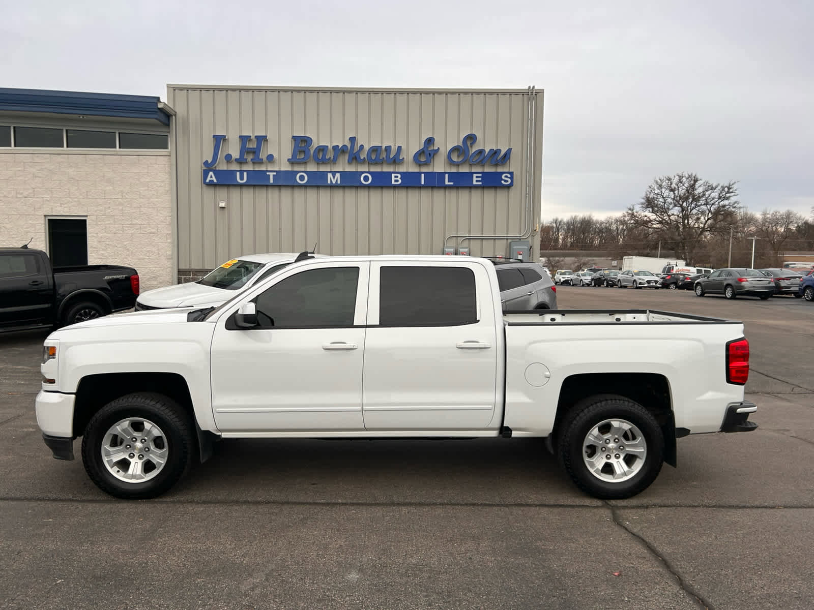 Used 2018 Chevrolet Silverado 1500 LT w/ All Star Edition image 6