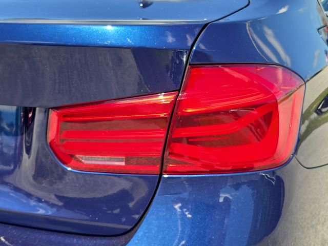 Used 2018 BMW 330i xDrive Sedan w/ Premium Package image 8
