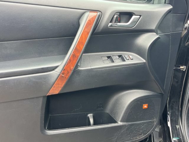 Used 2012 Toyota Highlander Limited w/ Tow Pkg FWD image 22
