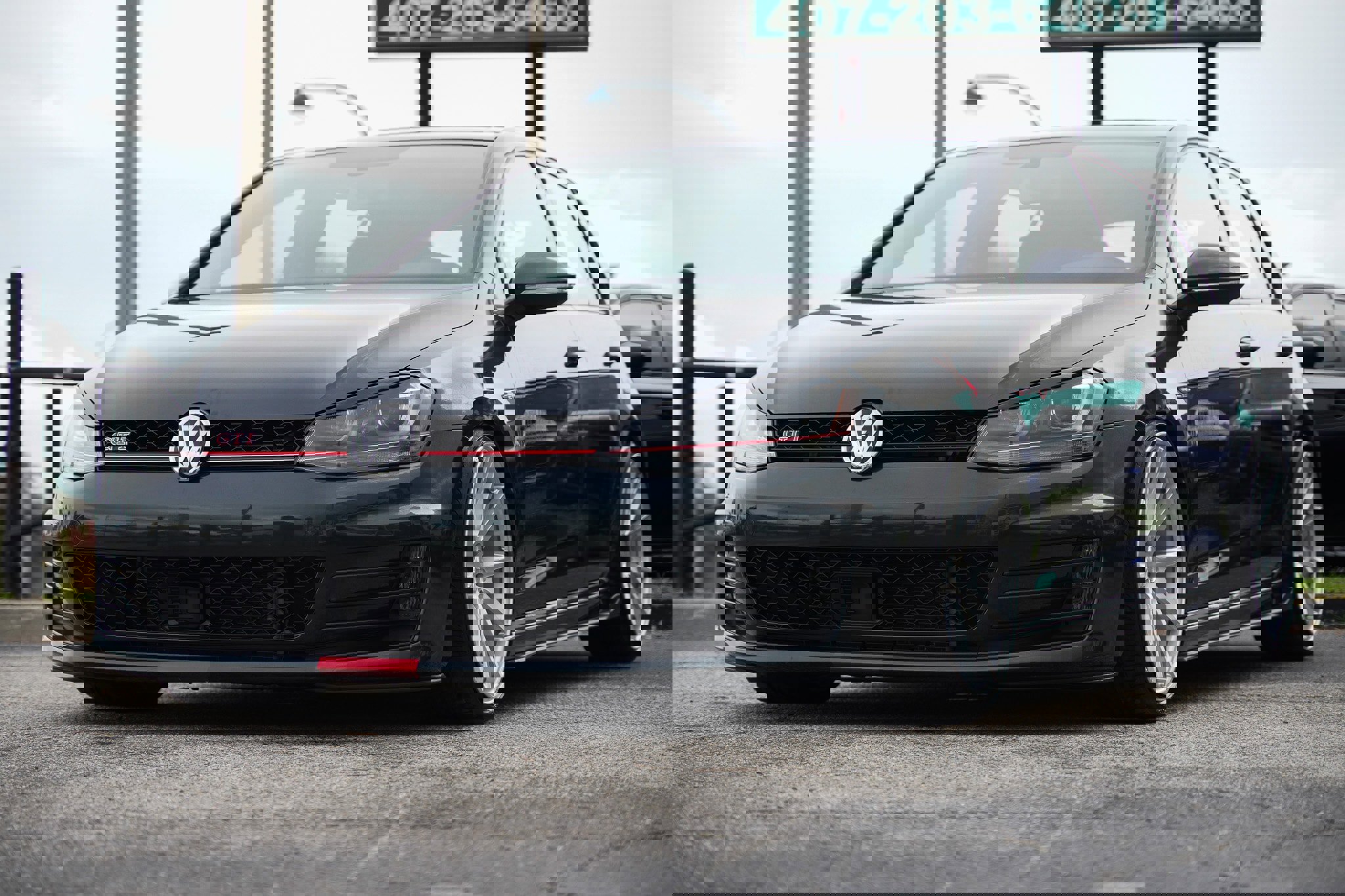 Used 2017 Volkswagen GTI Autobahn image 4
