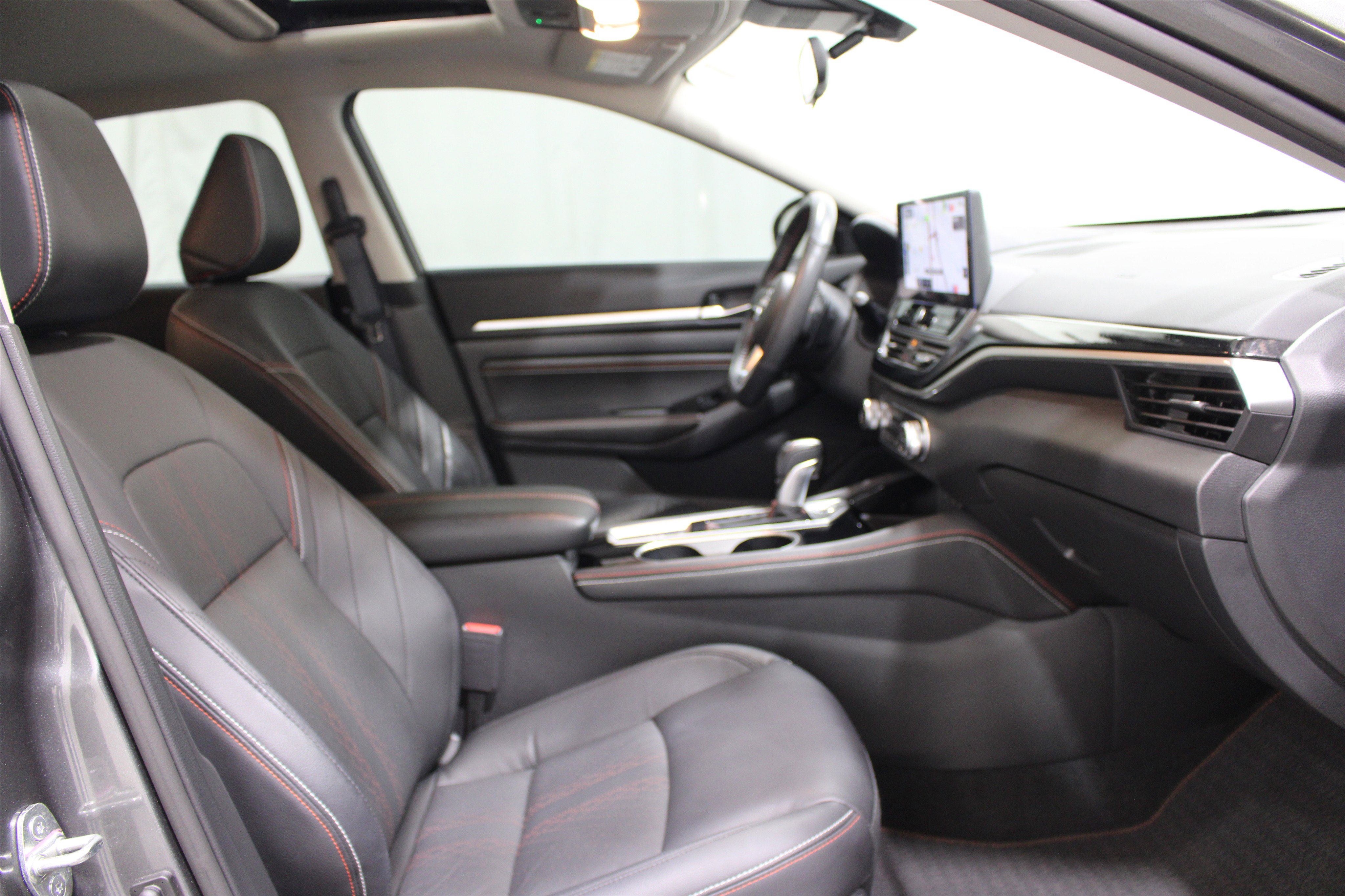 Used 2023 Nissan Altima 2.0 SR image 24