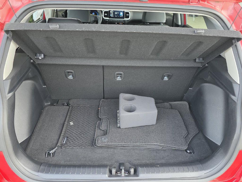 Used 2023 Hyundai Venue Limited w/ Cargo Package FWD image 12