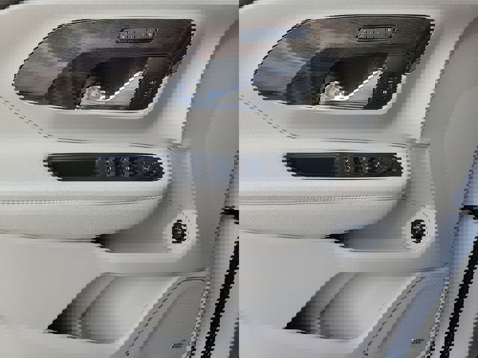 Used 2020 GMC Terrain Denali w/ Denali Premium Package image 28