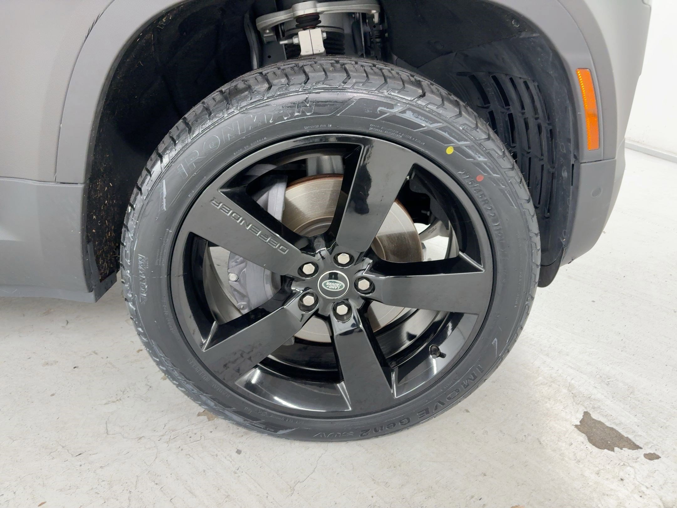 Used 2024 Land Rover Defender 110 X-Dynamic SE image 12