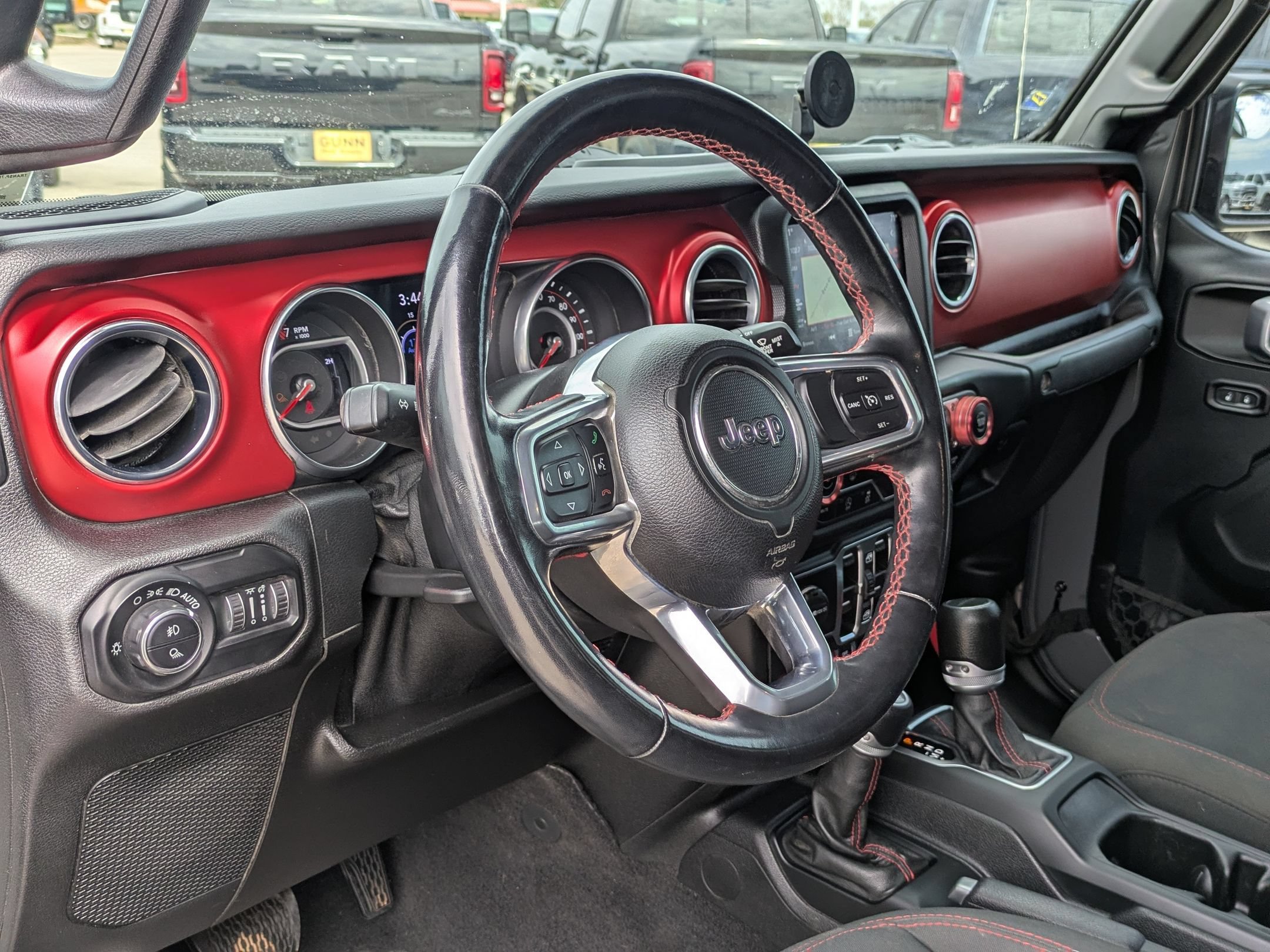 Used 2021 Jeep Gladiator Rubicon AWD/4WD image 10