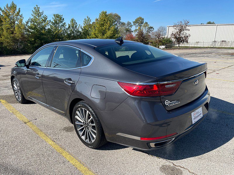 Used 2018 Kia Cadenza Premium image 6