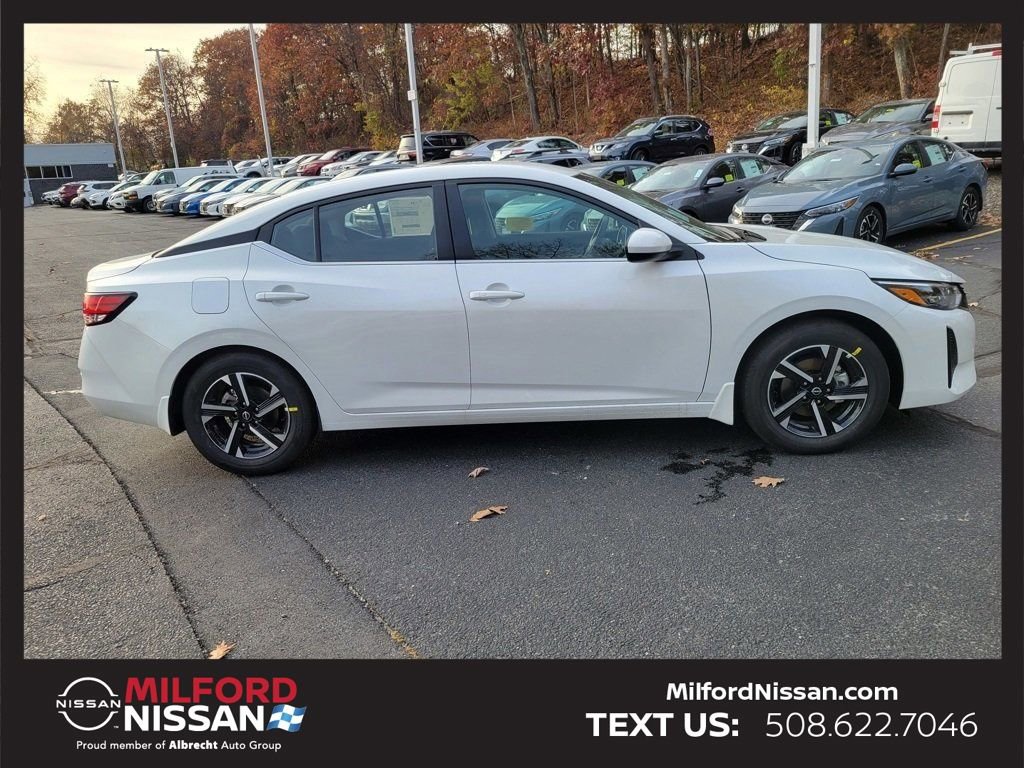 Used 2025 Nissan Sentra SV w/ Trunk Package image 5