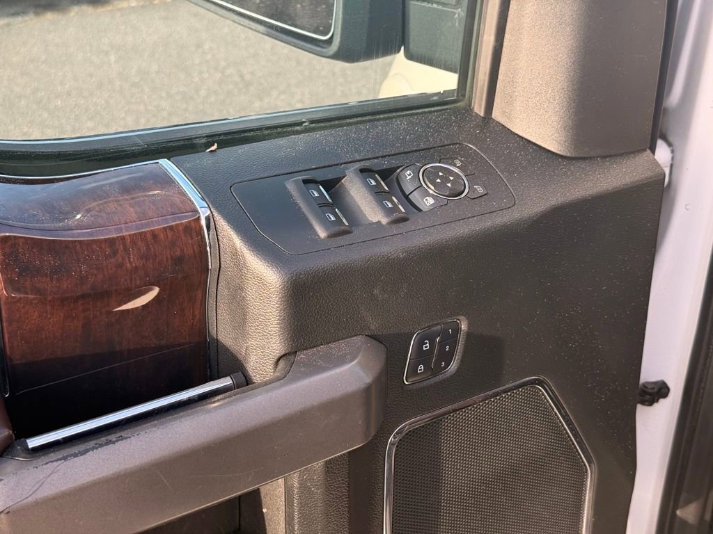 Used 2016 Ford F150 Platinum w/ Equipment Group 701A Luxury image 20