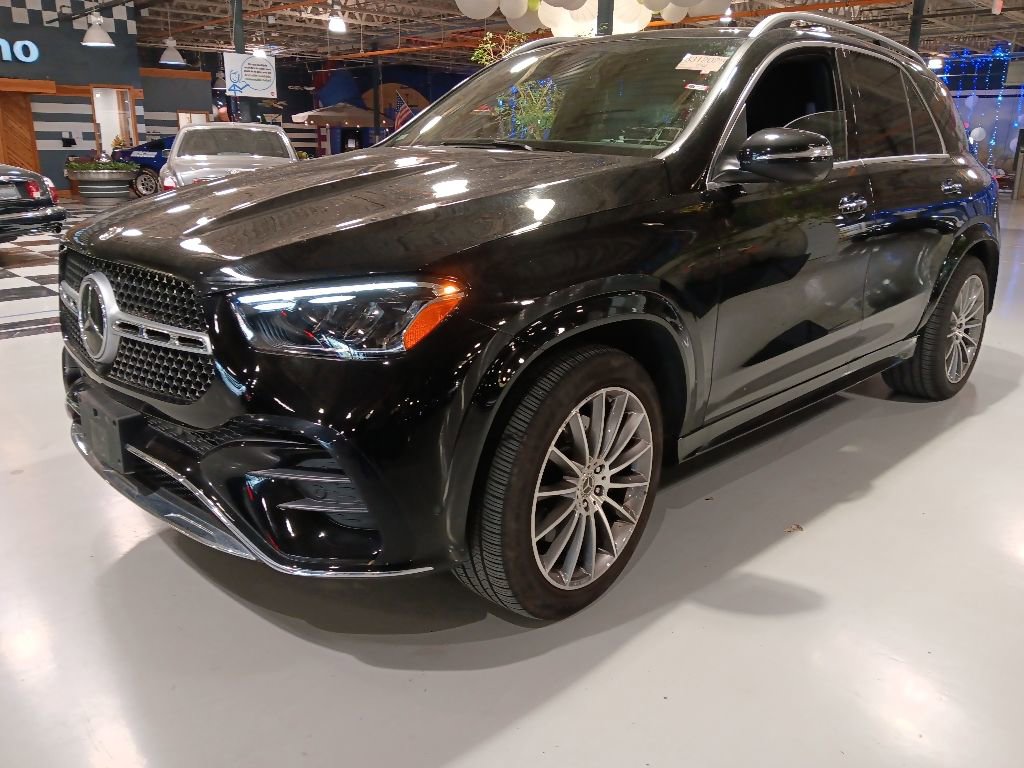 Used 2024 Mercedes-Benz GLE 450 4MATIC w/ AMG Line Exterior image 1