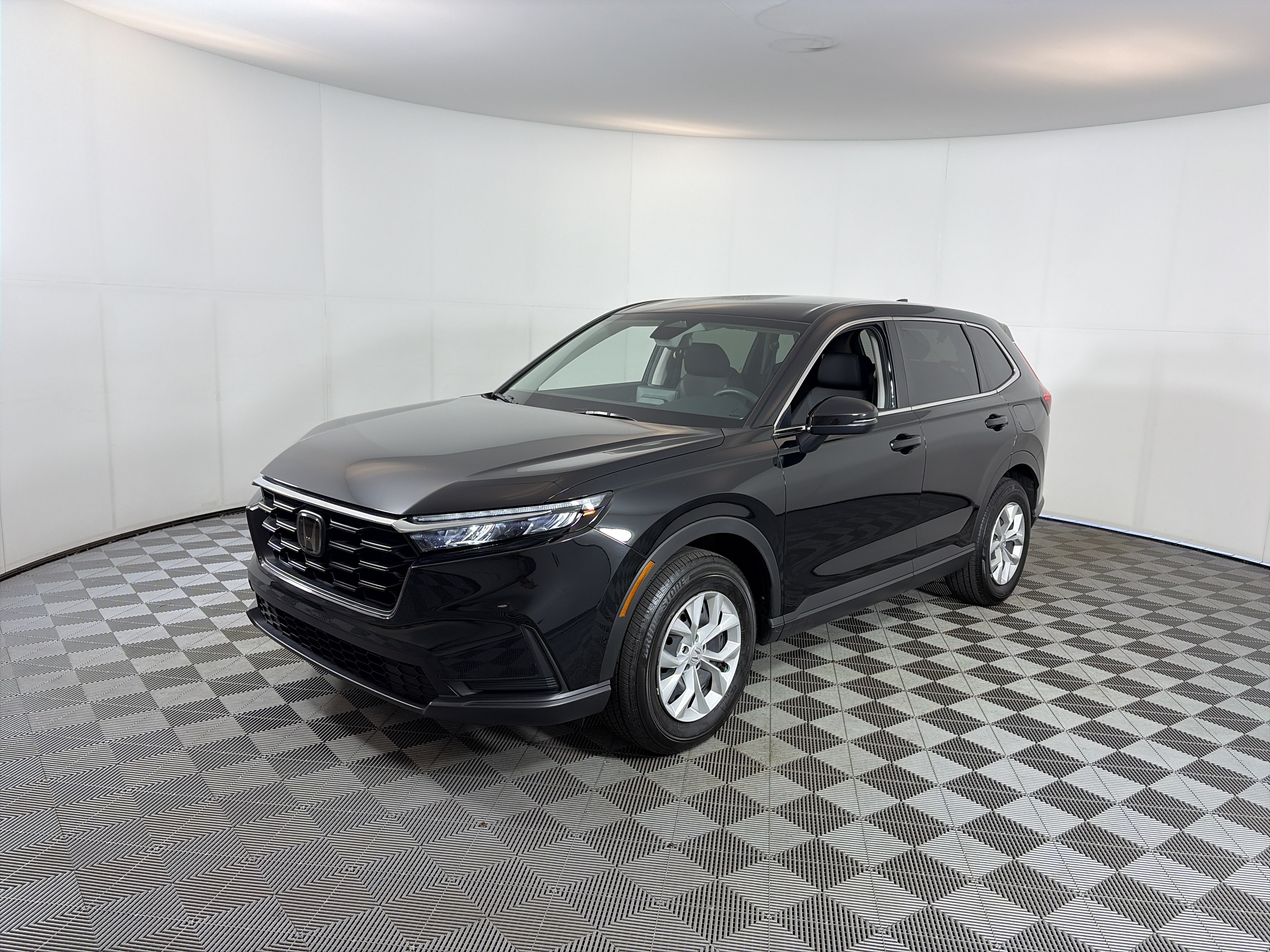 Used 2025 Honda CR-V LX image 2