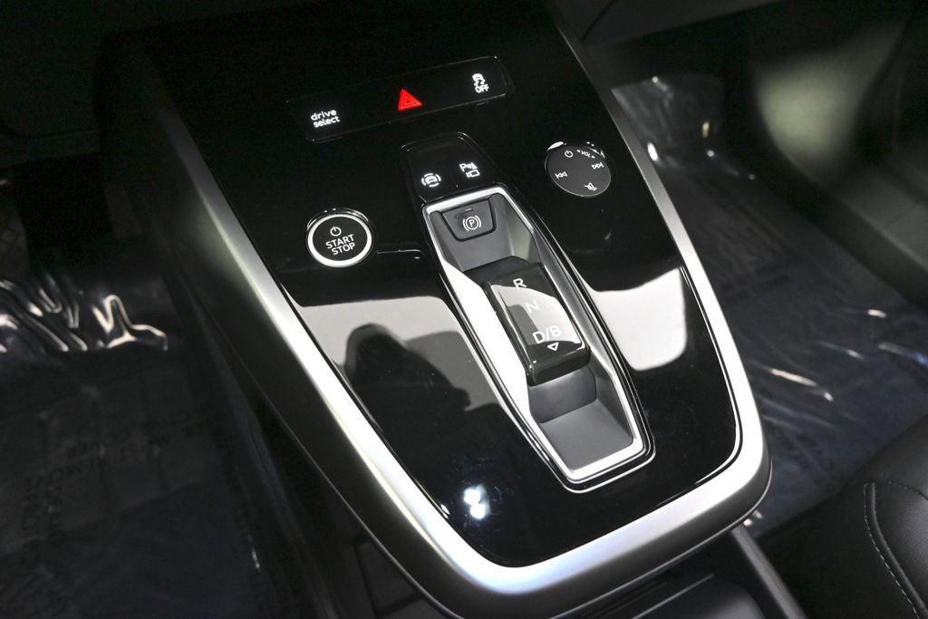 Used 2022 Audi Q4 e-tron Prestige image 32